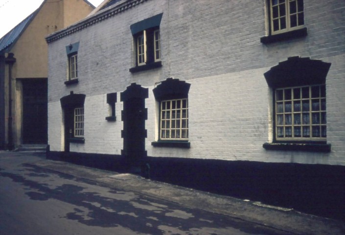No 22 Palace Street The Grapes 1957.jpg